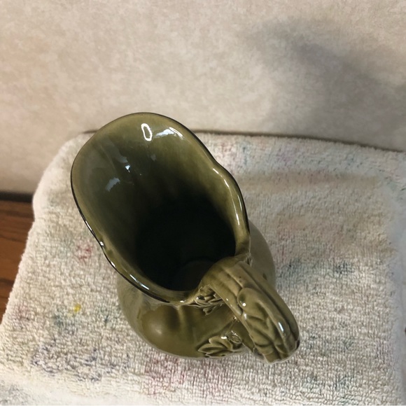 Very Pretty Green Pottery Creamer Dish - Picture 4 of 6